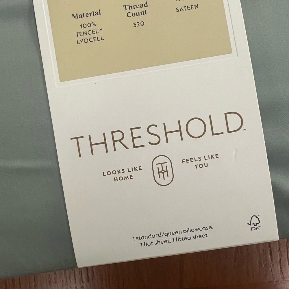 NWT Threshold TENCEL Lyocell Sheet Set in Dark Sage Green - Picture 2 of 3